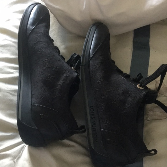 Authentic LV sneaker 👟 - Picture 4 of 8